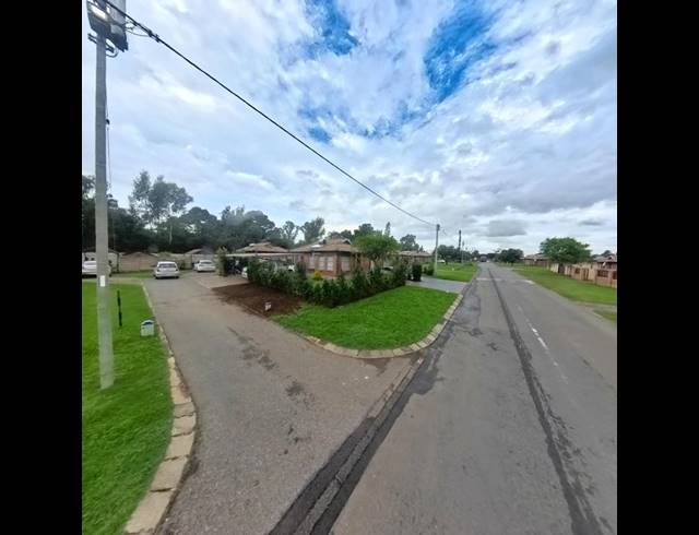 3 BEDROOM HOUSE FOR SALE IN CLAYVILLE